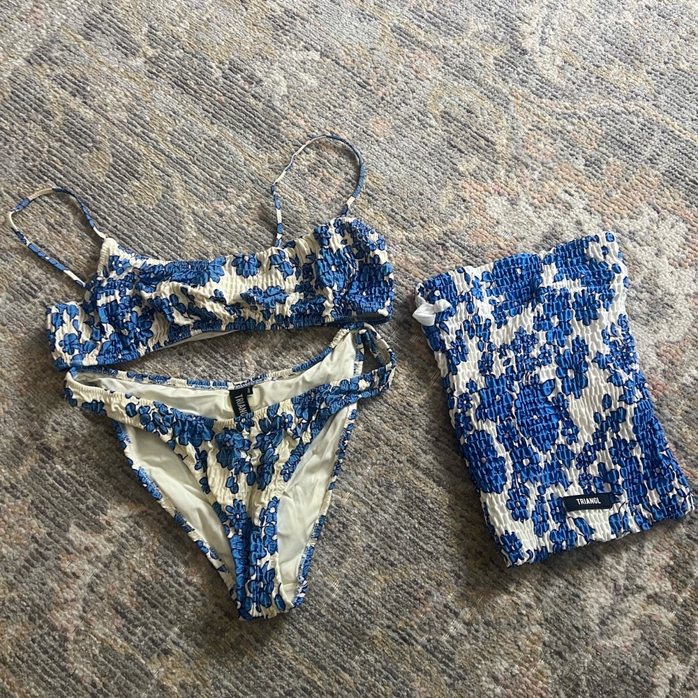 triangl swimwear Blue and White Floral Smocked Bikini